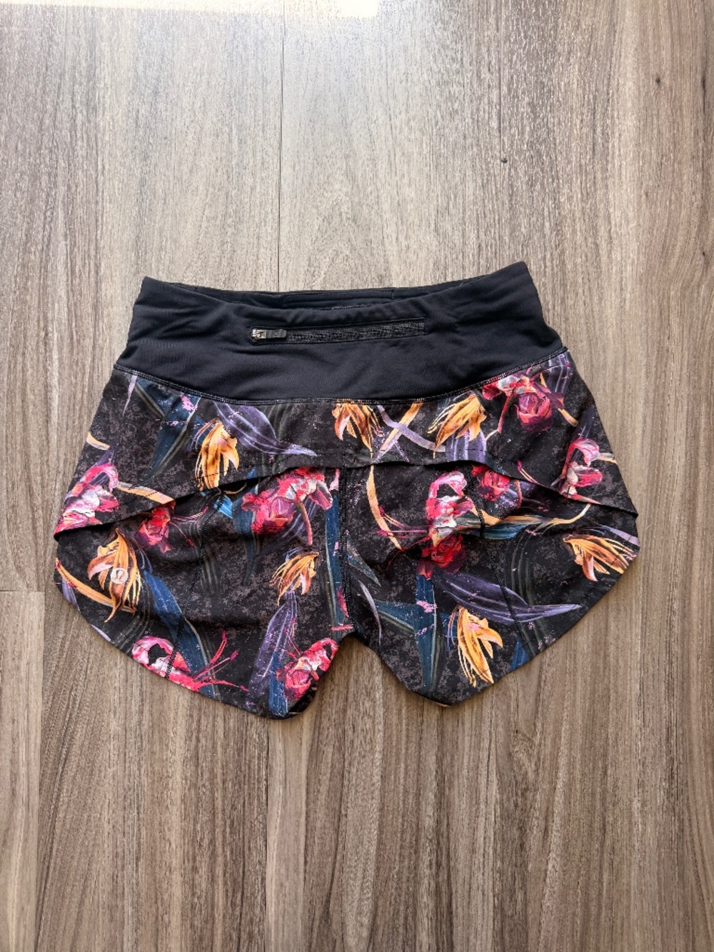 Lululemon Speed Up Short 4" Size 2 Dark Floral Tropical Print Running Shorts